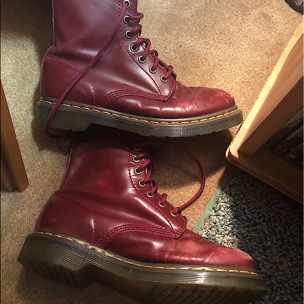 size 7 doc marten boots